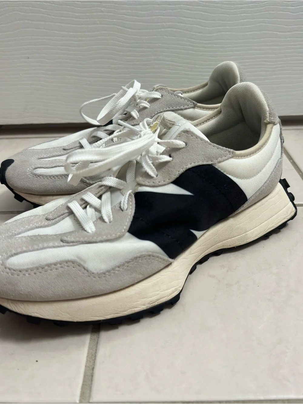 New Balance Women’s 327 Shoes